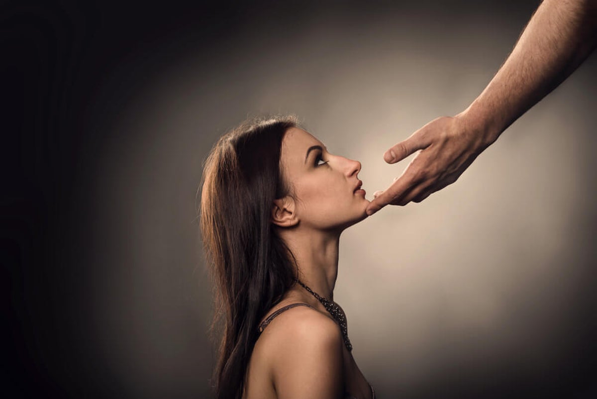¿Por qué ser sumis@? - La Escuela de BDSM